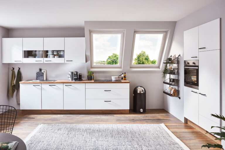 nobilia_einbaukueche_touch_weiss_einbauschrank